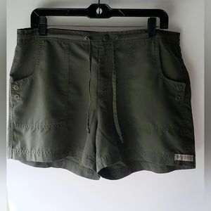 Columbia Women's Olive Green Lightweight Shorts Size Petite Large
